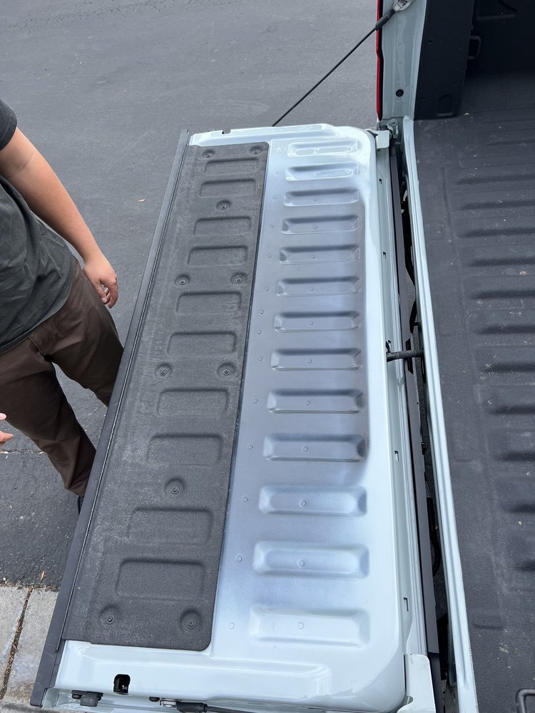 CALIBER COLLISION Updated August 2024 28 Photos & 64 Reviews 235 Calle Pintoresco, San