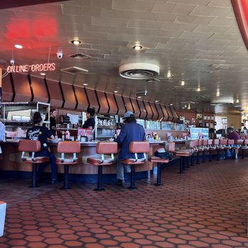 Bob’s Big Boy - Interior - American Near Me - Burbank, California