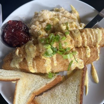 Smith & Kings - Fried fish & grits - Cocktail Bars Near Me - Honolulu, Hawaii
