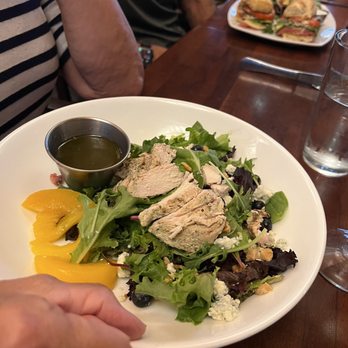 V's Taproom - Salad with chicken and grilled peaches. - New American Near Me - Peoria, Arizona