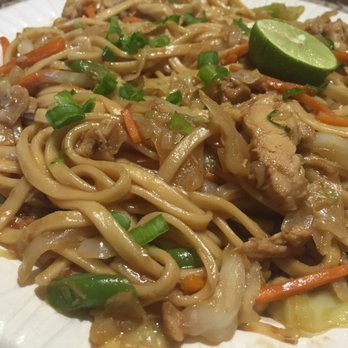 Bobaloompia - Very tasty and oh so good chicken pancit canton. It is so warm and very comforting. - Bubble Tea Near Me - Tyler, Texas