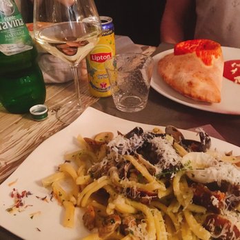 A Le Tole - Clams and mussels - Pizza Near Me - Venezia, VE A Le Tole - Clams and mussels - Pizza Near Me - Venezia, VE