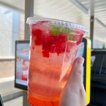 Sonic Drive-In - Strawberry Limeade - Fast Food Near Me - Sacramento, California Sonic Drive-In - Strawberry Limeade - Fast Food Near Me - Sacramento, California