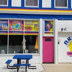Archy’s Sweet Treats On 2nd Street - Ice cream and awesome popcorn