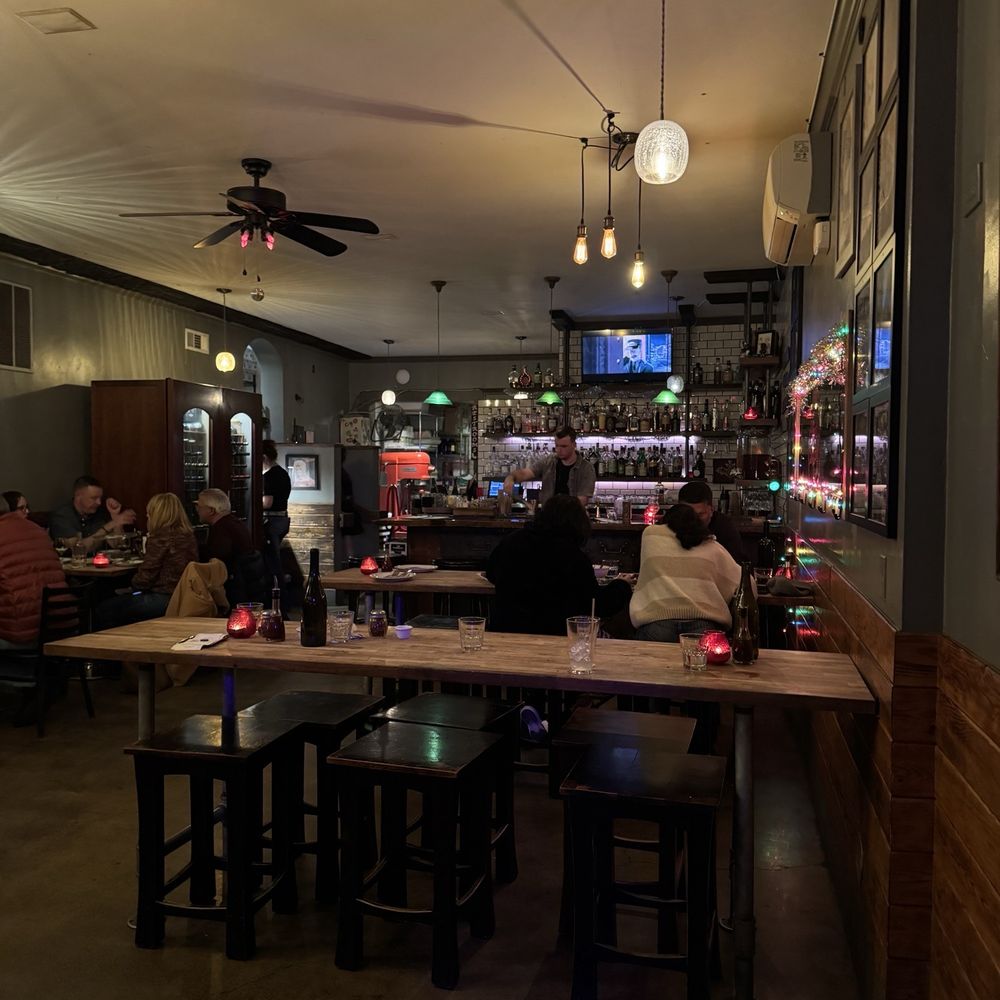 Oak & Rye - Indoor seating with a bar in one section - Pizza Near Me - Los Gatos, California Oak & Rye - Indoor seating with a bar in one section - Pizza Near Me - Los Gatos, California