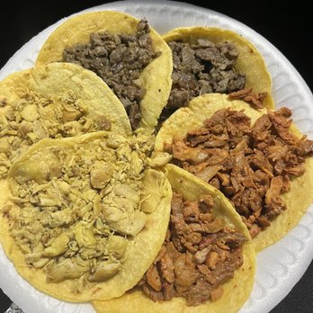 El Banquetazo - 2 each of asada, al pastor, and pollo. all this for only $1 each on Tuesdays! - Street Vendors Near Me - Harbor City, California El Banquetazo - 2 each of asada, al pastor, and pollo. all this for only $1 each on Tuesdays! - Street Vendors Near Me - Harbor City, California
