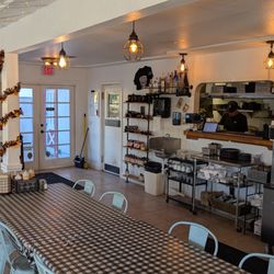 The Smoke Point BBQ & Provisions - Inside dining