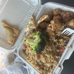 Great Wall Chinese Restaurant - General Tso's Chicken & crab ragoon.