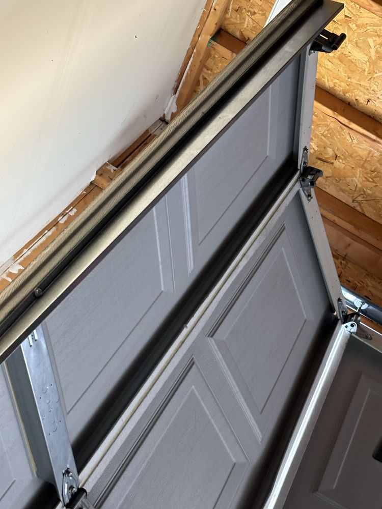 Door 2 Door - Garage Door Contractor in Fishers, IN
