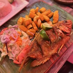 La Parrillada Colombiana - Mojarra Frita