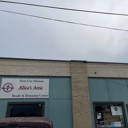 Alice's Attic - Beautiful afternoon at Alice's Attic!