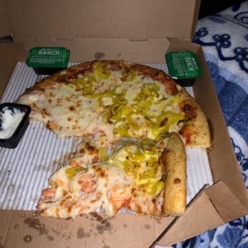 Pizza Hut - Come on.. who tf would eat this? - Pizza Near Me - Lake Elsinore, California Pizza Hut - Come on.. who tf would eat this? - Pizza Near Me - Lake Elsinore, California