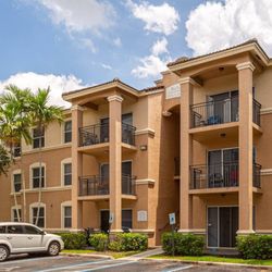 Pembroke Pines Landings - Apartment Building