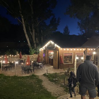 Showdowns Restaurant - Beautiful set up for dinner! - Music Venues Near Me - Tropic, Utah Showdowns Restaurant - Beautiful set up for dinner! - Music Venues Near Me - Tropic, Utah