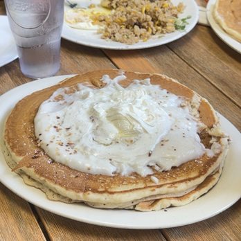 Hawaiian Style Cafe - pancakes with coconut cream - Hawaiian Near Me - Kamuela, Hawaii