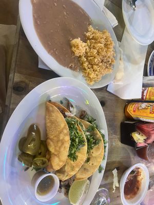Santi’s West Ashley by null