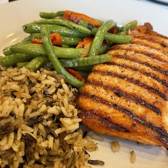 Oscar's Alehouse - Wood Grilled Salmon - Beer Bar Near Me - Pasadena, Maryland