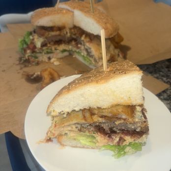 El Chuzo Bbq - 1/4 Extravaganza Burger - Latin American Near Me - Tampa, Florida El Chuzo Bbq - 1/4 Extravaganza Burger - Latin American Near Me - Tampa, Florida