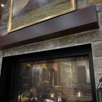 Skaneateles Fields Resort & Spa, Curio Collection by Hilton - The lobby fireplace is a relaxing place to sit and relax beside. - Hotels Near Me - Skaneateles, New York