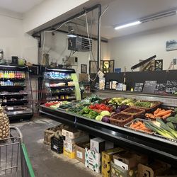 Shelton's Farmstand