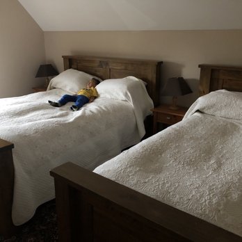 Twin Peaks B&B - Beds in our spacious room - Bed & Breakfast Near Me - Doolin, CE Twin Peaks B&B - Beds in our spacious room - Bed & Breakfast Near Me - Doolin, CE