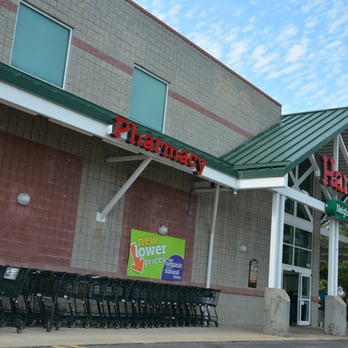 Harris Teeter - the front of the store - Grocery Near Me - Concord, North Carolina