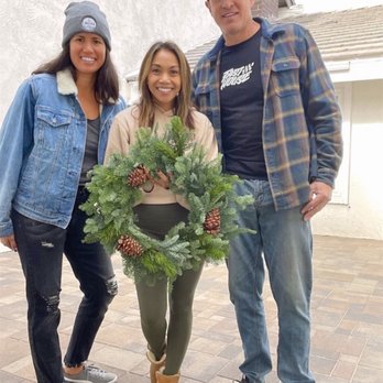 Saddleback Pavers - Dale & Marrisa stopped by to bring some Holiday Cheer! - Masonry/Concrete Near Me Saddleback Pavers - Dale & Marrisa stopped by to bring some Holiday Cheer! - Masonry/Concrete Near Me