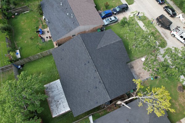 Gulf Storm Roofing and Construction Logo