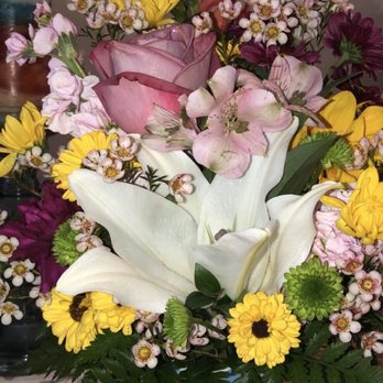 Little Flower Shop - Florists Near Me - Delano, California