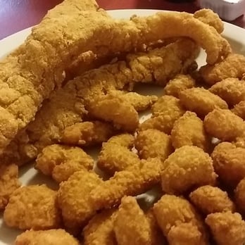 Paul's Kitchen - Catfish and popcorn shrimp - New American Near Me - Wauchula, Florida