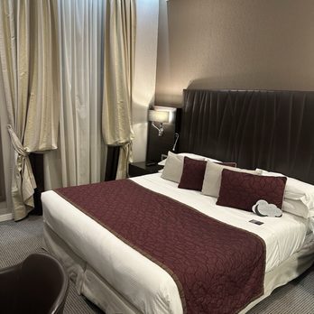 Hotel Artemide - My Hotel Room (King size bed) - Hotels Near Me - Rome, RM