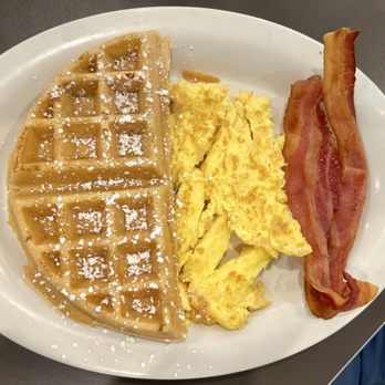 Eggs Up Grill - Little Waffle In The Hen House with bacon - Breakfast & Brunch Near Me - Alpharetta, Georgia