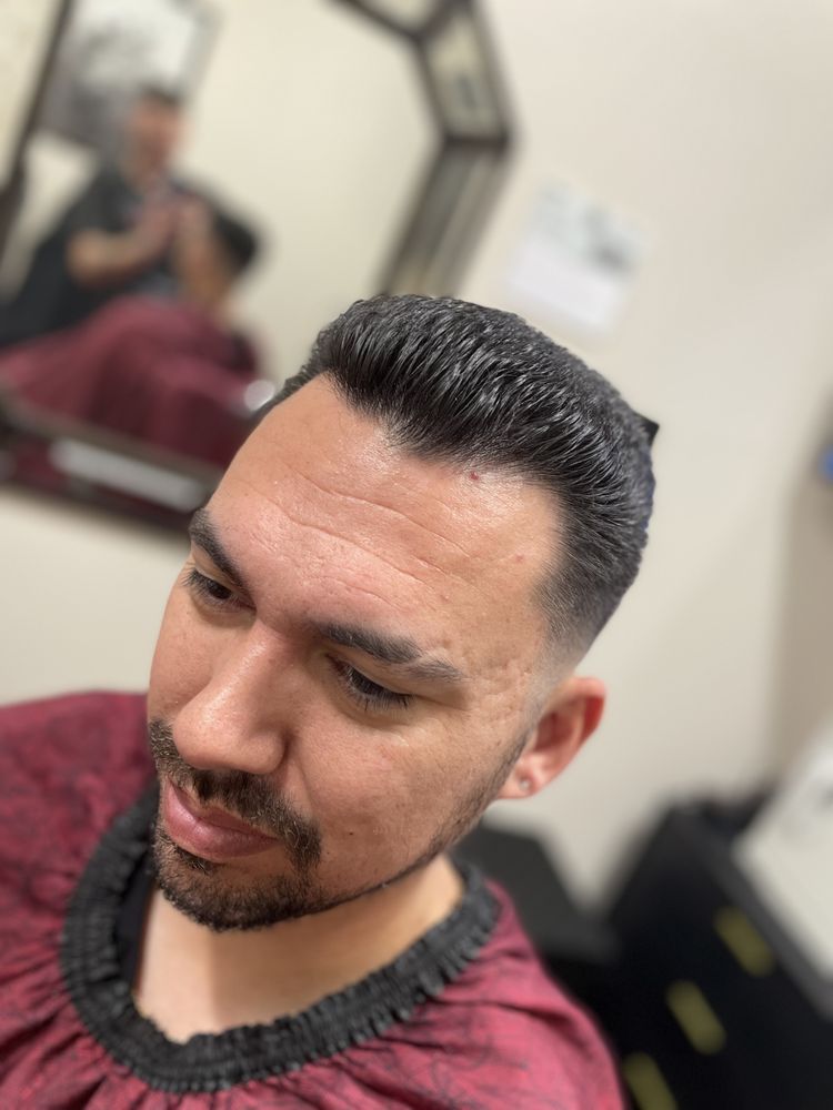 Barber by the Beach Logo