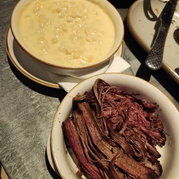 Colton's Social House - Brisket and mac (order them separately and MIX) - New American Near Me - Clovis, California