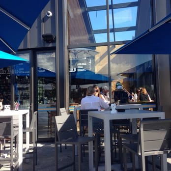 Francs - Big deck for coffee - Sports Bars Near Me - Auckland, AUK