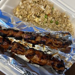 Chicken skewers and fried rice Chicken skewers and fried rice
