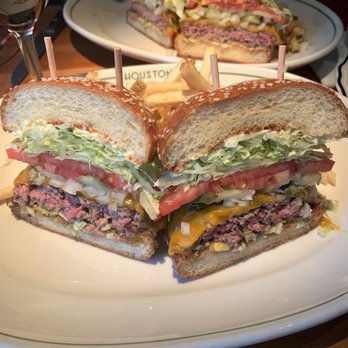 Houston's Restaurant - Cheeseburger - New American Near Me - Boca Raton, Florida Houston's Restaurant - Cheeseburger - New American Near Me - Boca Raton, Florida
