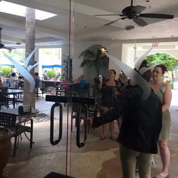 Cafe Sole - Line forming just to enter cafe. - New American Near Me - Corona, California
