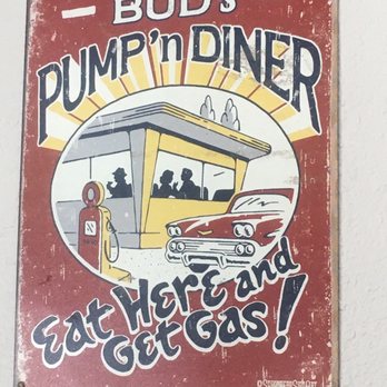 The Smokin Robinsons Cafe - the sign - Cafes Near Me - Bremerton, Washington