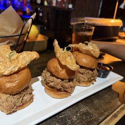 Turnbull's Tavern - The pulled pork Slder's Yumm