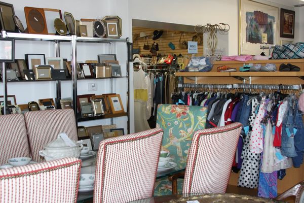 WHITE DOVE THRIFT SHOPPE 36 Photos 15 Reviews 2711 E Indian School Rd Phoenix Arizona 