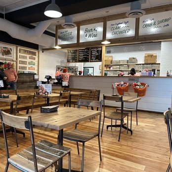 Luke's Lobster  - Inside seating - Seafood Near Me - Seattle, Washington