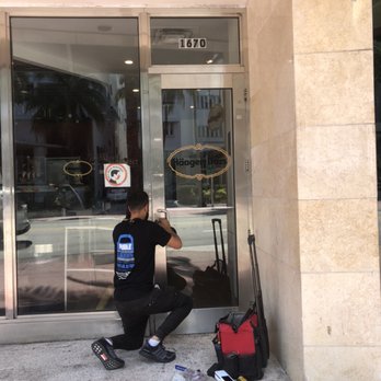 Public Locksmith - Emergency Lockout service at häagen-dazs Shop In Collins Ave Miami Beach. - Keys & Locksmiths Near Me - Miami Beach, Florida