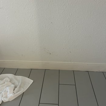 Fairfield by Marriott Inn & Suites St. Joseph Stevensville - Stains all over walls - Hotels Near Me - Stevensville, Michigan Fairfield by Marriott Inn & Suites St. Joseph Stevensville - Stains all over walls - Hotels Near Me - Stevensville, Michigan