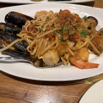 Il Fornaio - Chritina pizza Burrata con Prosciutto Cristina Salmone alla Griglia* Linguine Mare Chiaro - Pizza Near Me - Santa Clara, California Il Fornaio - Chritina pizza Burrata con Prosciutto Cristina Salmone alla Griglia* Linguine Mare Chiaro - Pizza Near Me - Santa Clara, California