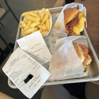 Shake Shack Willow Place - Burgers Near Me - Richmond, Virginia Shake Shack Willow Place - Burgers Near Me - Richmond, Virginia