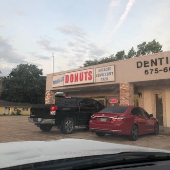 Donald's Donuts - a car parked in front of a donut shop - Donuts Near Me - Houston, Texas Donald's Donuts - a car parked in front of a donut shop - Donuts Near Me - Houston, Texas