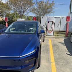 Tesla Supercharger - Our first Supercharger experience