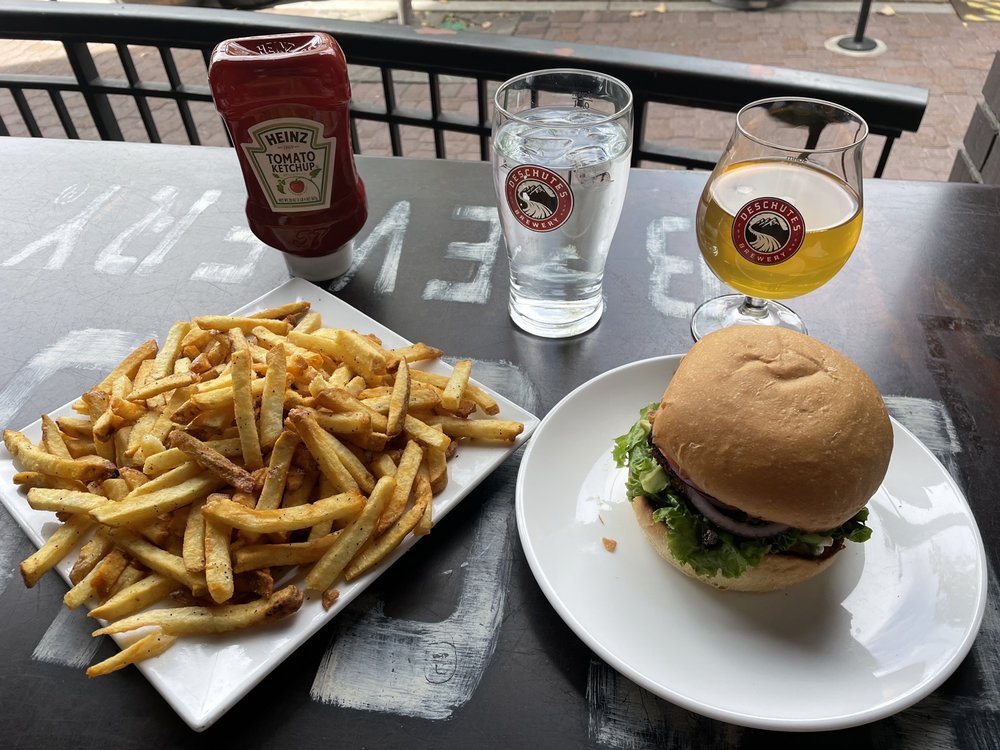 Deschutes Brewery Bend Public House