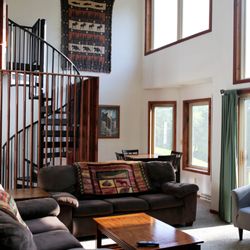 Birch Lake Secluded Getaway - Serenity Bay - Living Room